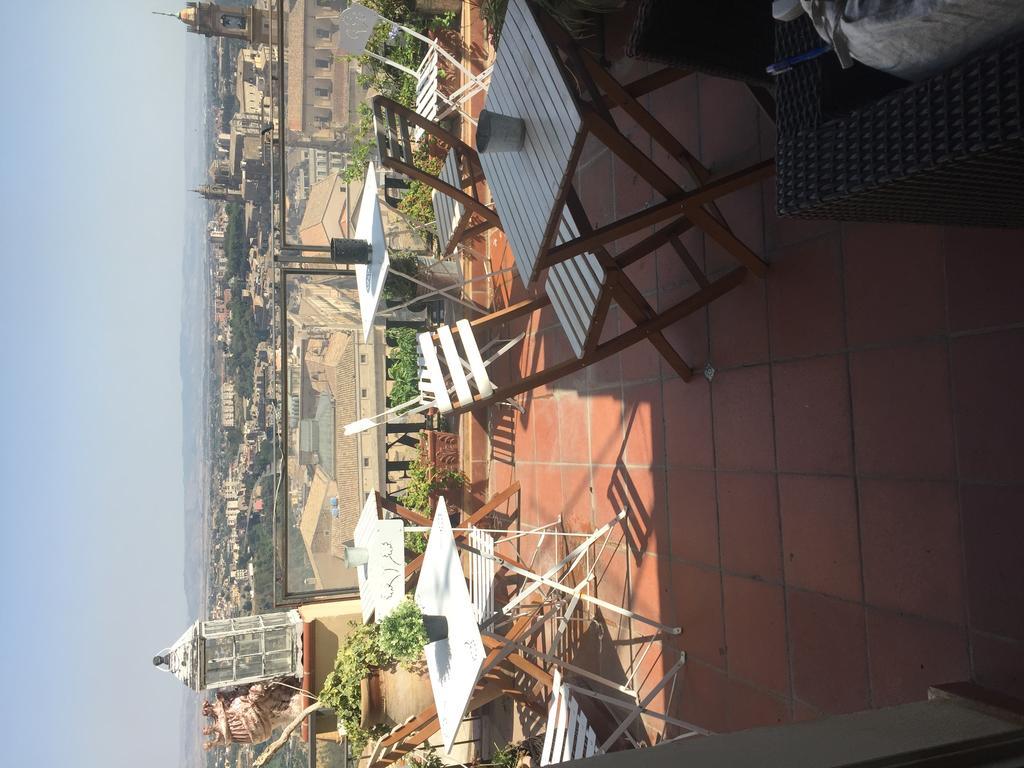 Casa Tipica Siciliana Patronale Home Bedandbreakfast Tremetrisoprailcielo Camere Con Vista, Colazione Interna In Terrazzo Panoramico Кальтаджіроне Екстер'єр фото